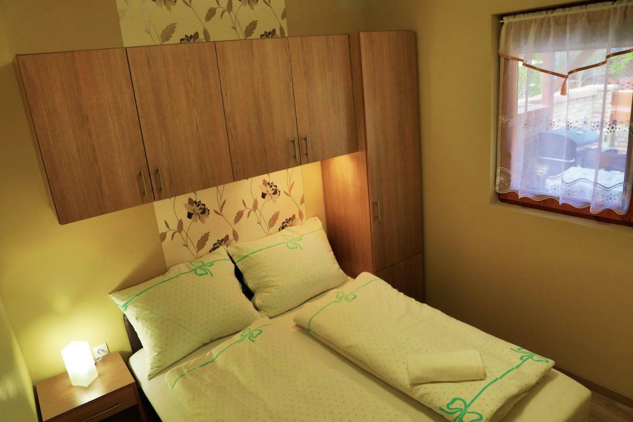 Jazmin Apartman Buzsak Экстерьер фото