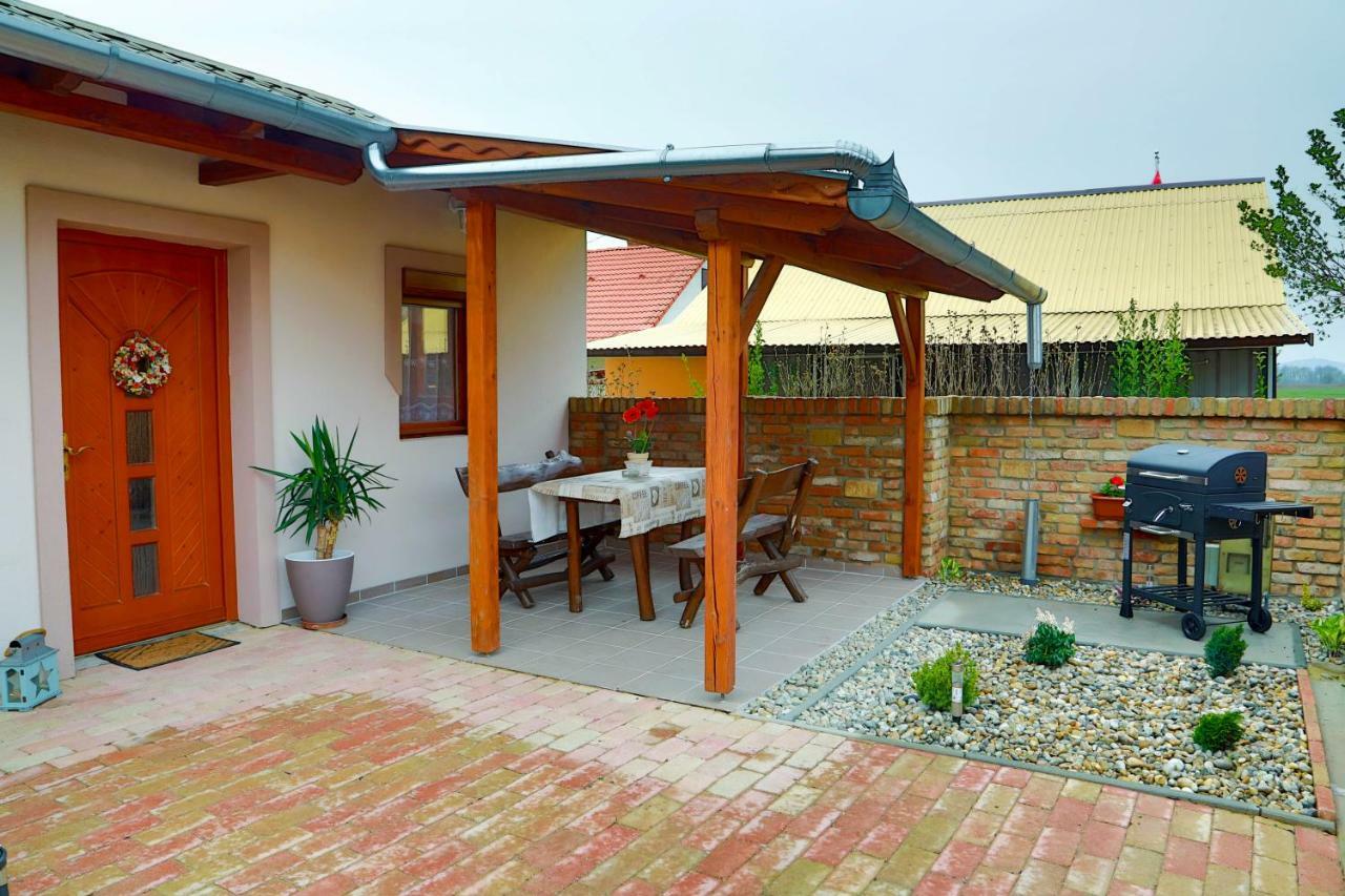 Jazmin Apartman Buzsak Экстерьер фото